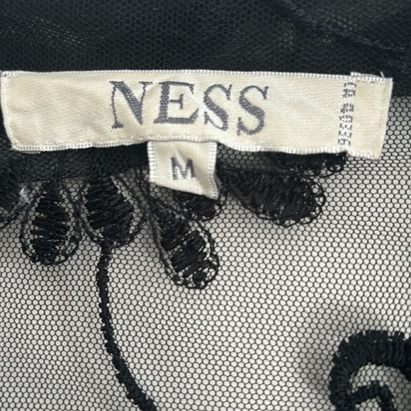 Ness seethrou blouse - Picture 3 of 3